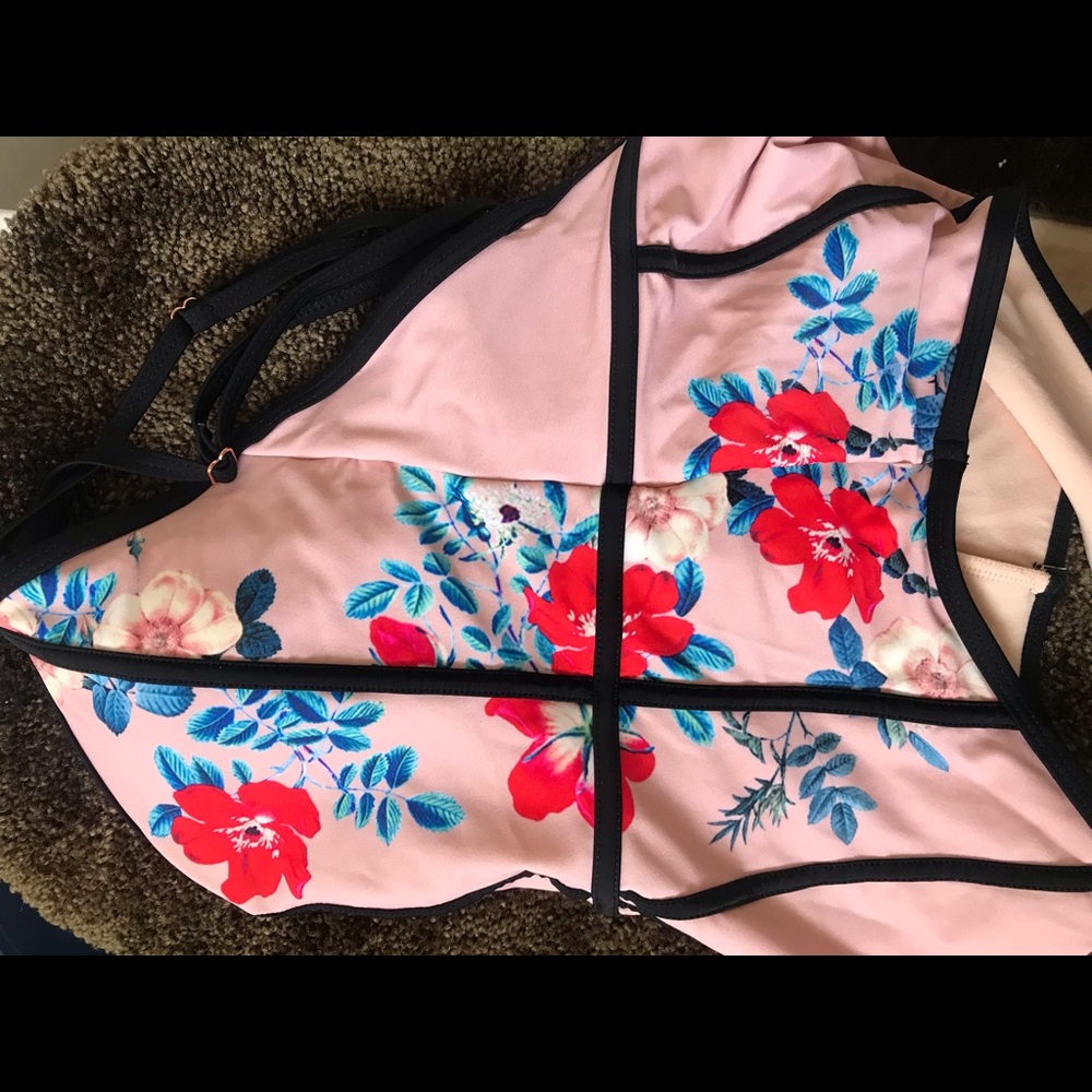 LA HEARTS One piece swimsuit ❤️❤️ - Picture 4 of 6